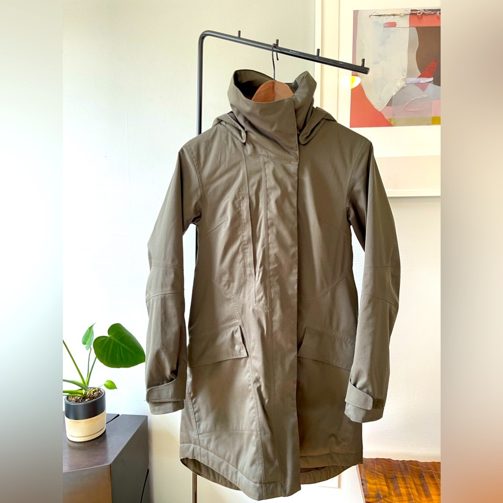 Nau XS Raincoat